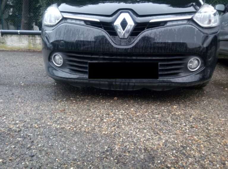 découvrez comment la nouvelle clio vi bouleverse le marché automobile avec ses innovations, son design modernisé et ses performances impressionnantes. analyse des impacts et réactions du secteur.