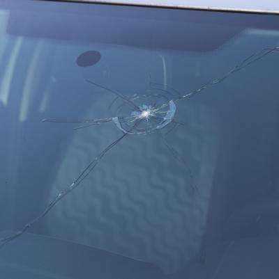 découvrez les risques de rouler sans isolant sous le capot, incluant la surchauffe du moteur, l'endommagement des composants et une isolation phonique réduite.