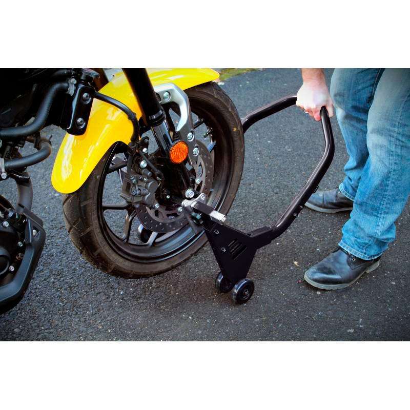 découvrez notre guide complet et nos conseils pratiques pour choisir et utiliser une béquille avant moto en toute sécurité et faciliter l'entretien de votre deux-roues.