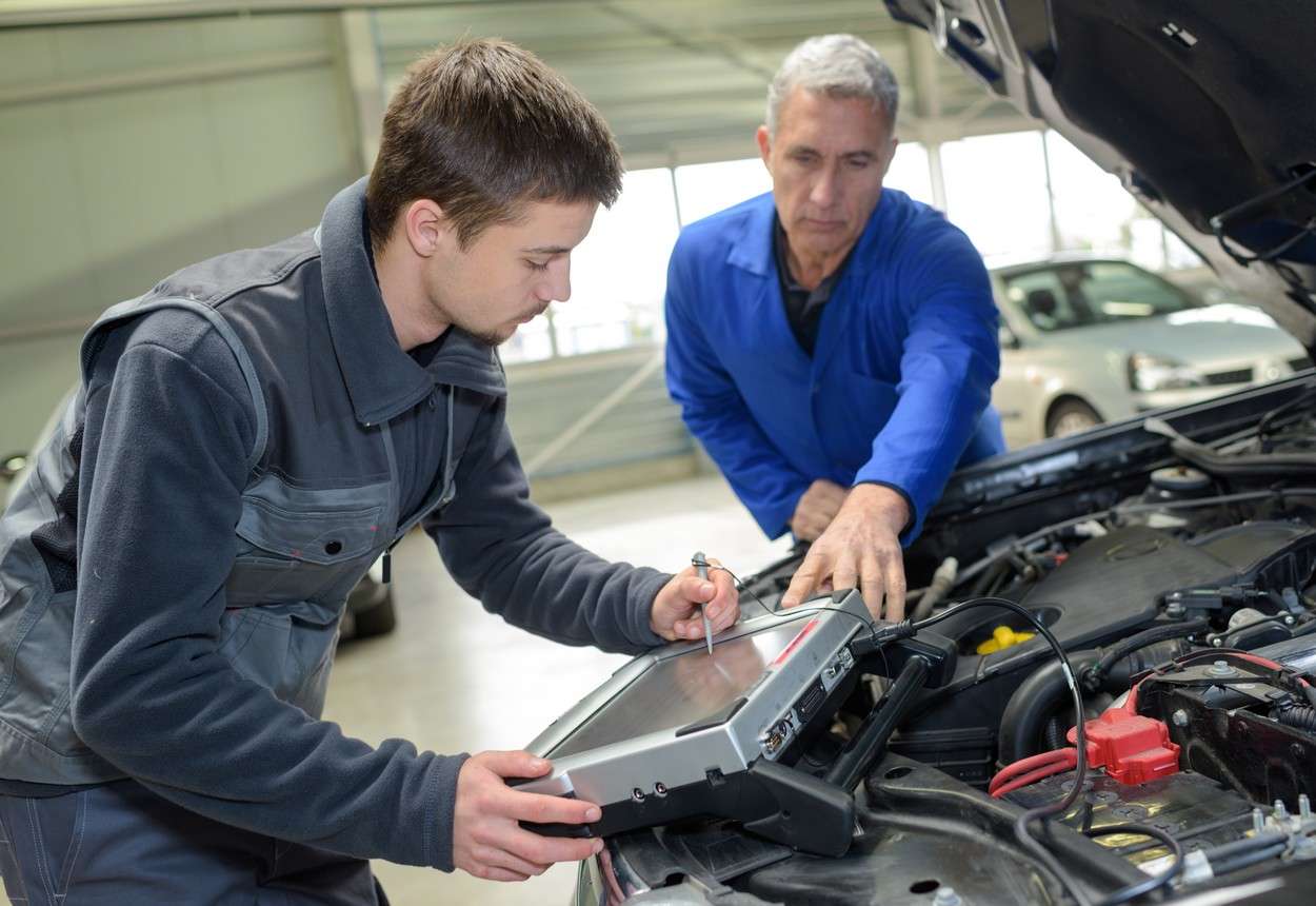 analyse approfondie de la crise des emplois verts dans l'industrie automobile française et ses impacts sur la transition écologique et économique.