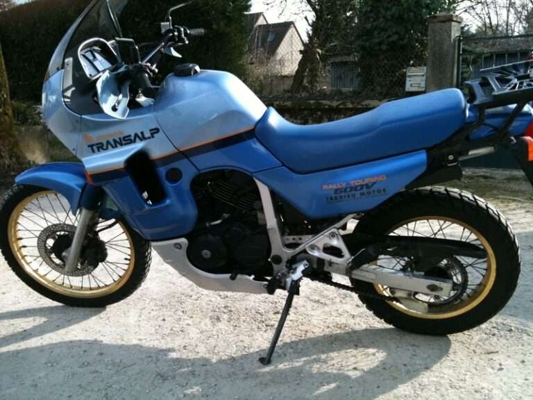 découvrez notre guide d'achat complet et les avis détaillés sur la honda transalp 700 pour faire le meilleur choix.