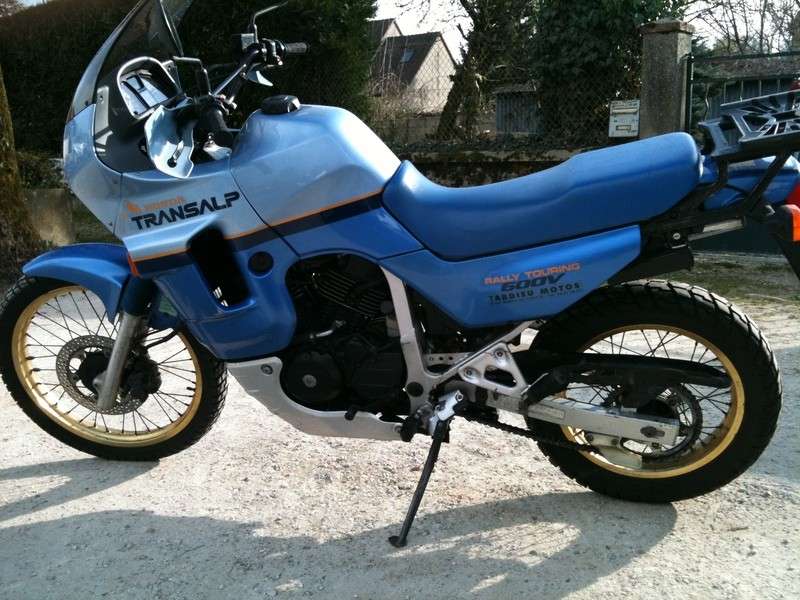 découvrez notre guide d'achat complet et les avis détaillés sur la honda transalp 700 pour faire le meilleur choix.