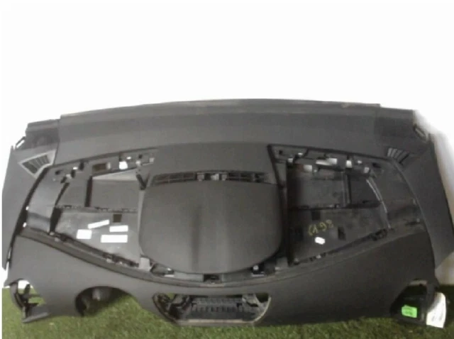 découvrez comment résoudre les problèmes d'affichage du tableau de bord sur votre citroën c4 picasso grâce à nos conseils pratiques et solutions efficaces.