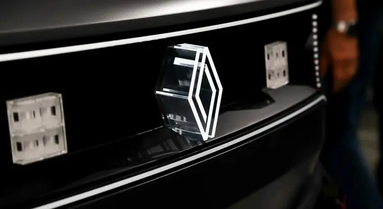 découvrez la réorganisation choc chez renault, ses impacts majeurs sur l'entreprise et les perspectives d'avenir pour le constructeur automobile français.