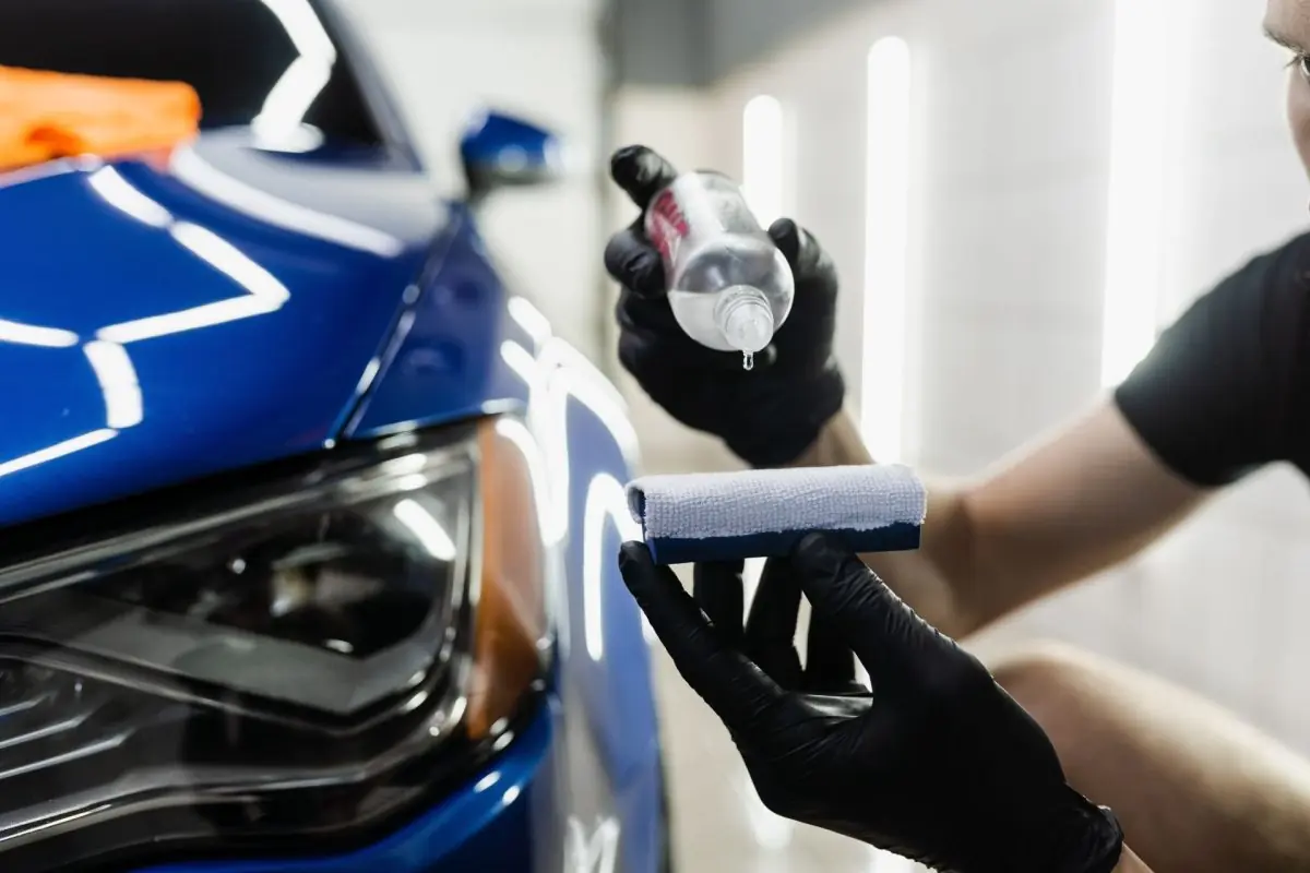 découvrez les tarifs 2026 pour le traitement céramique de votre voiture et protégez efficacement la peinture contre les rayures et les intempéries.