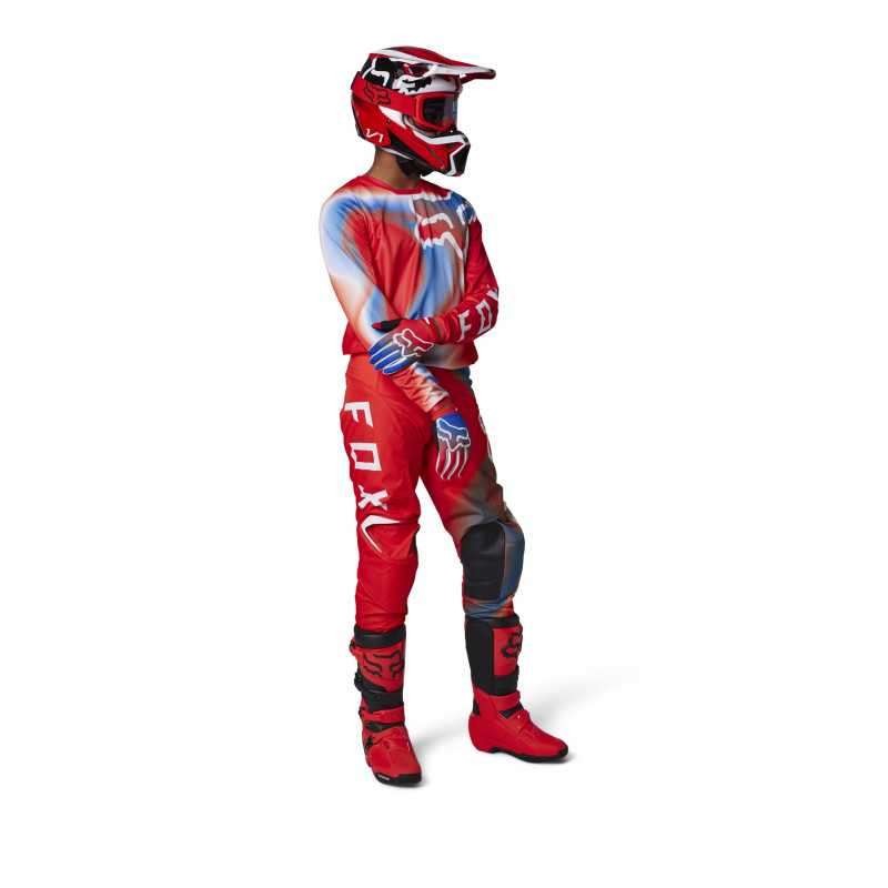 découvrez la tenue motocross enfant 2026 alliant sécurité optimale et style tendance pour petits pilotes passionnés.