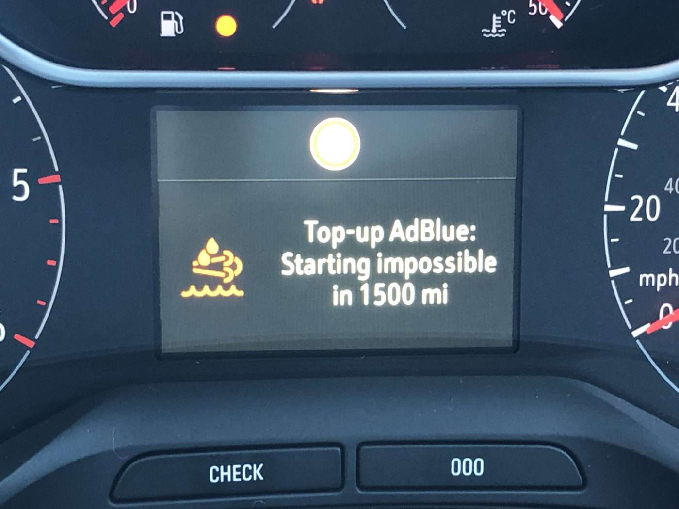 découvrez que signifie le témoin lumineux adblue, comment l'identifier et les étapes à suivre pour le recharger ou résoudre les problèmes liés à ce système essentiel pour votre véhicule.