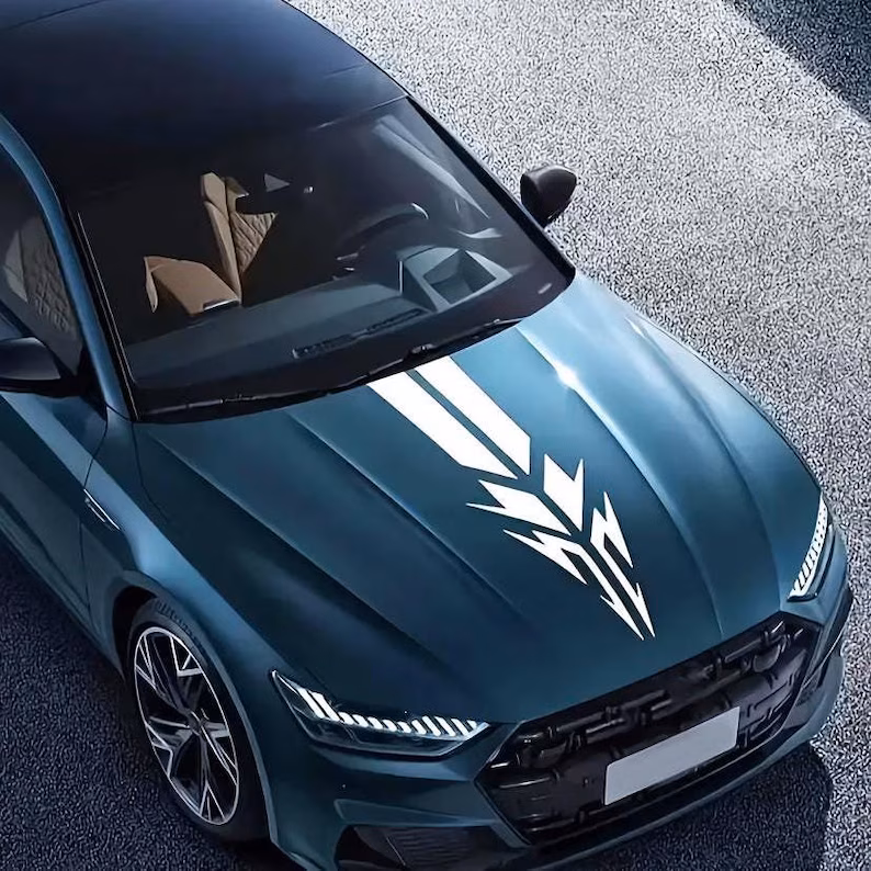 découvrez notre sélection d'autocollants pour capot de voiture, personnalisables et résistants, pour donner du style et protéger votre véhicule.