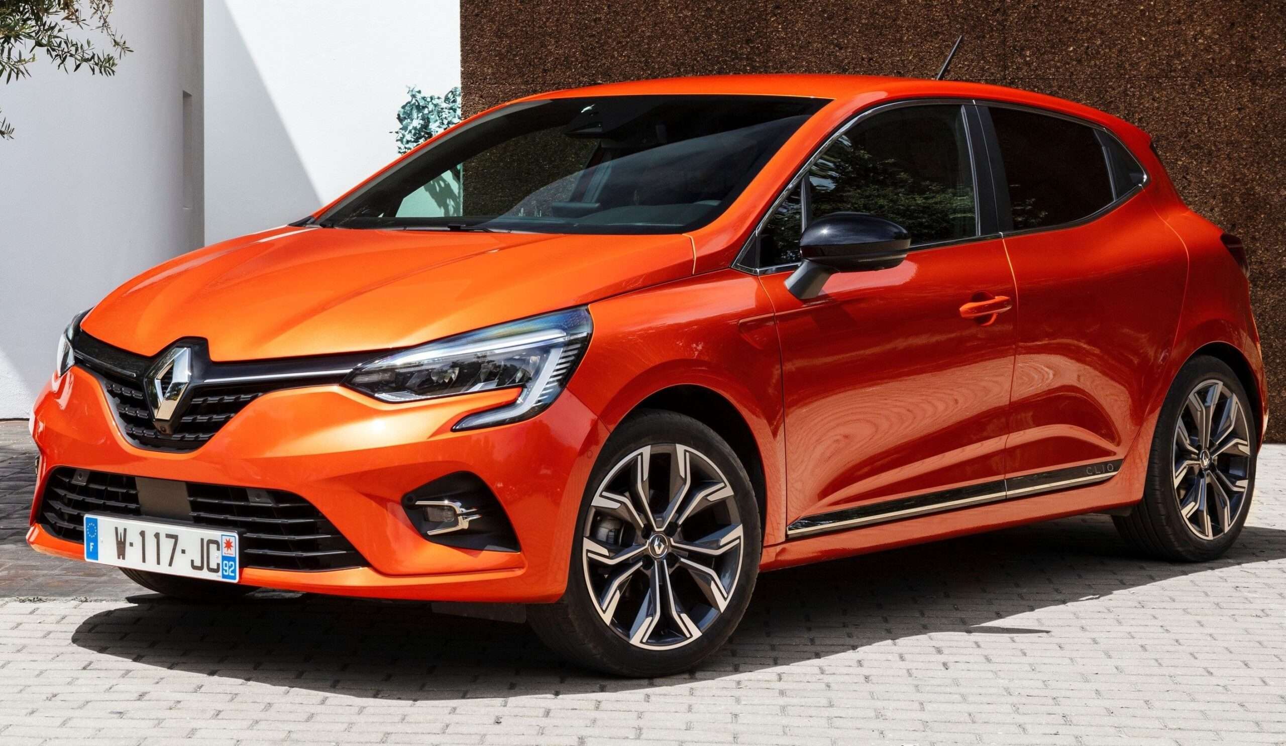 découvrez la renault clio vi, la citadine compacte alliant design moderne, technologies innovantes et performances optimisées pour une conduite agréable en ville comme sur route.