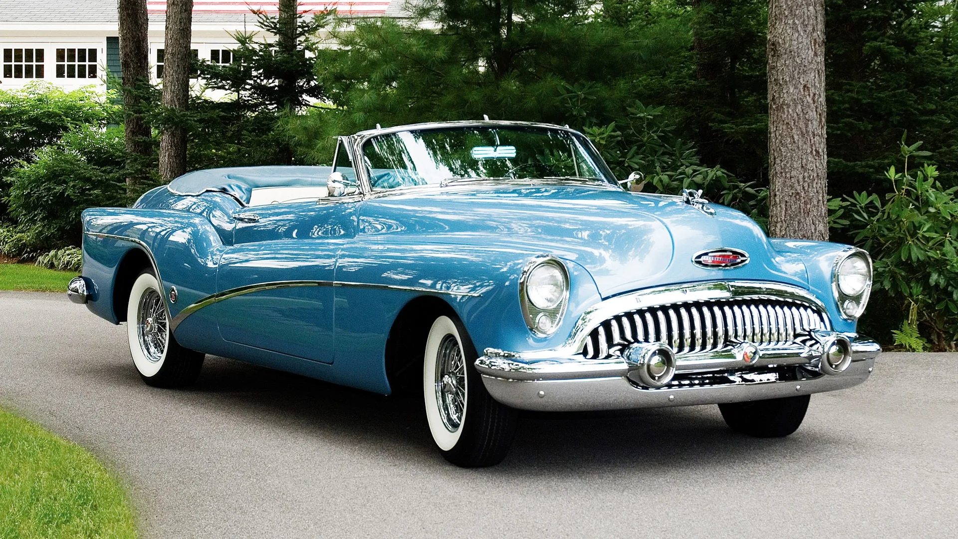 découvrez l'élégance intemporelle des voitures vintage, alliant style classique et charme d'antan pour les passionnés d'automobiles anciennes.