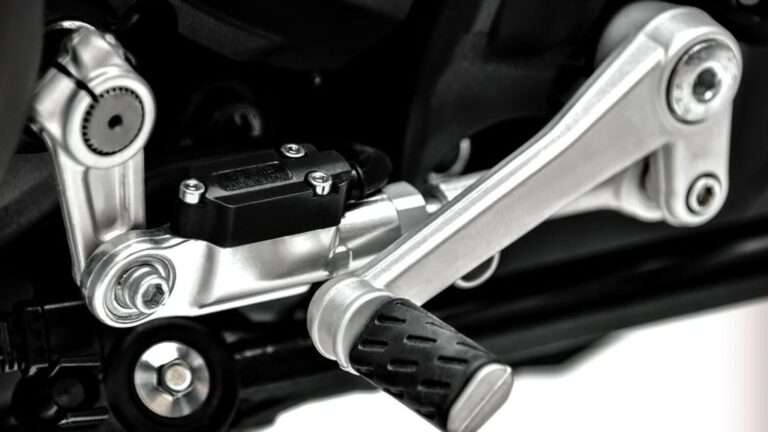 découvrez notre sélection de sélecteurs de vitesse pour moto, alliant qualité et performance pour une conduite optimale.