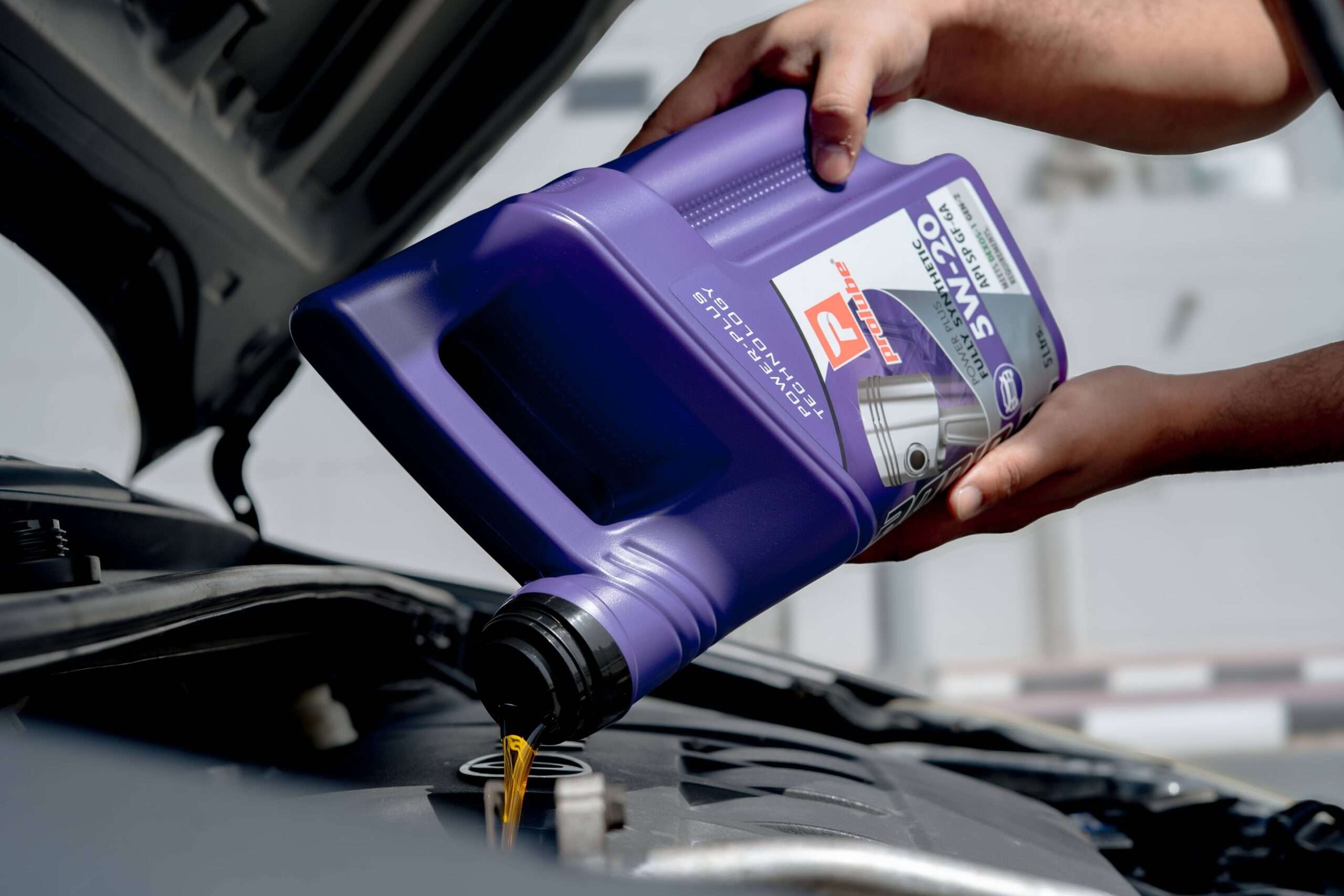découvrez notre gamme d'huiles moteur de haute qualité pour optimiser les performances et protéger votre véhicule. choisissez l'huile idéale adaptée à votre moteur.