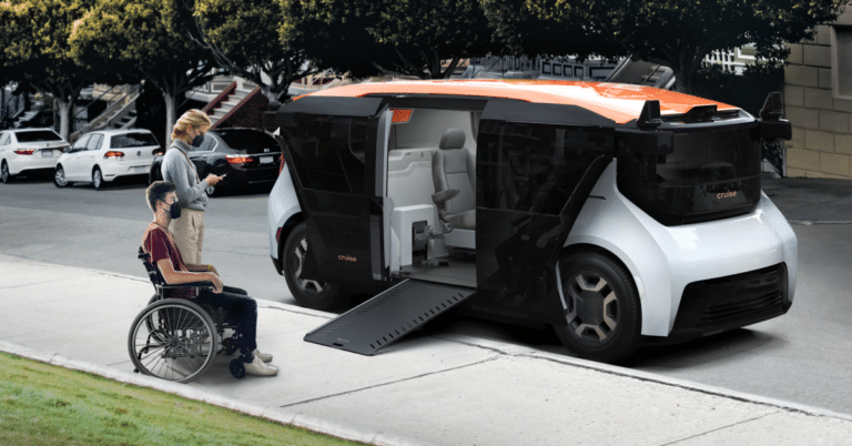 découvrez notre voiture automatique accessible aux personnes en situation de handicap, conçue pour offrir confort et autonomie lors de vos déplacements.